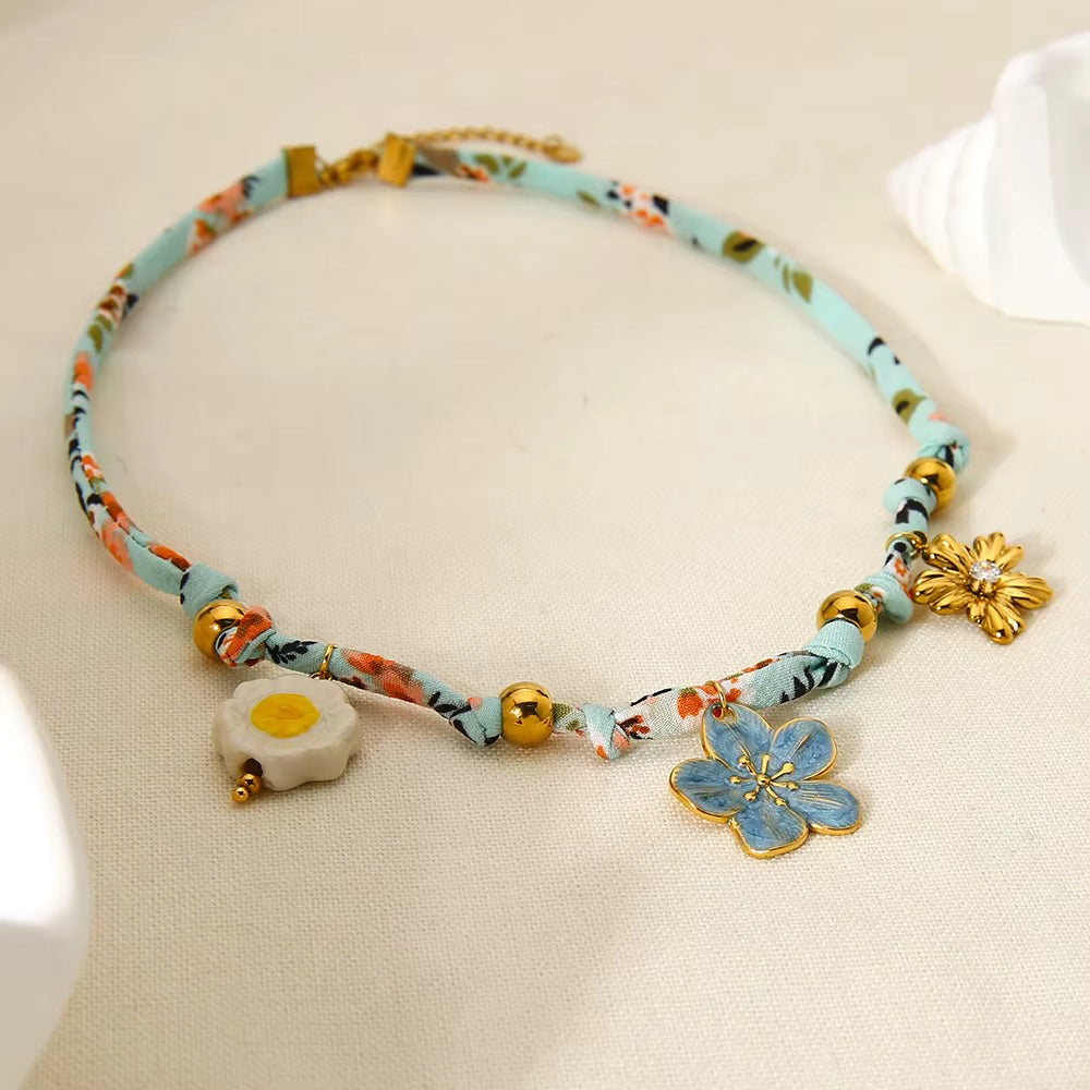 Bohemian Floral Pendant Necklace
